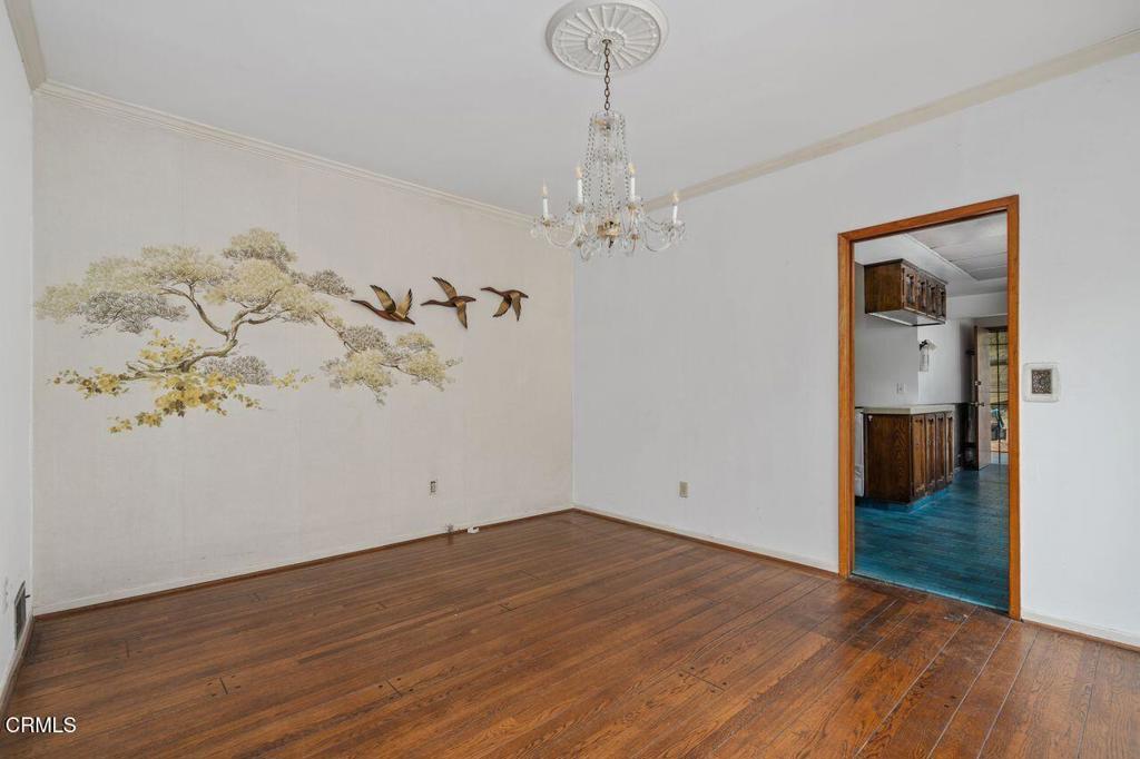 565 Sierra Madre Boulevard