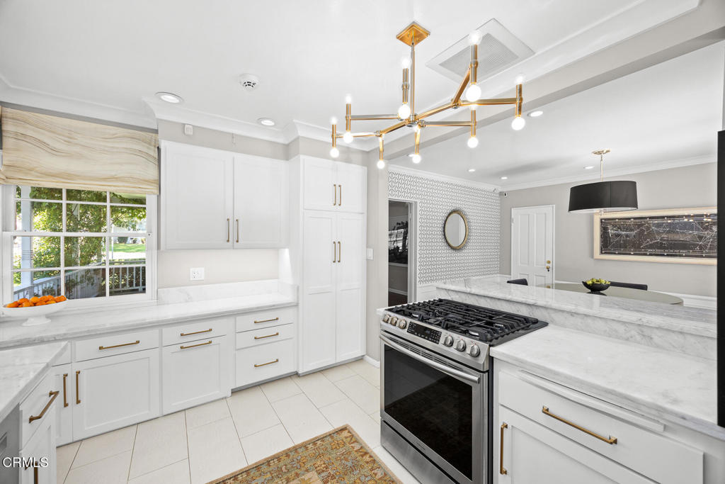 2100 Rose Villa Street