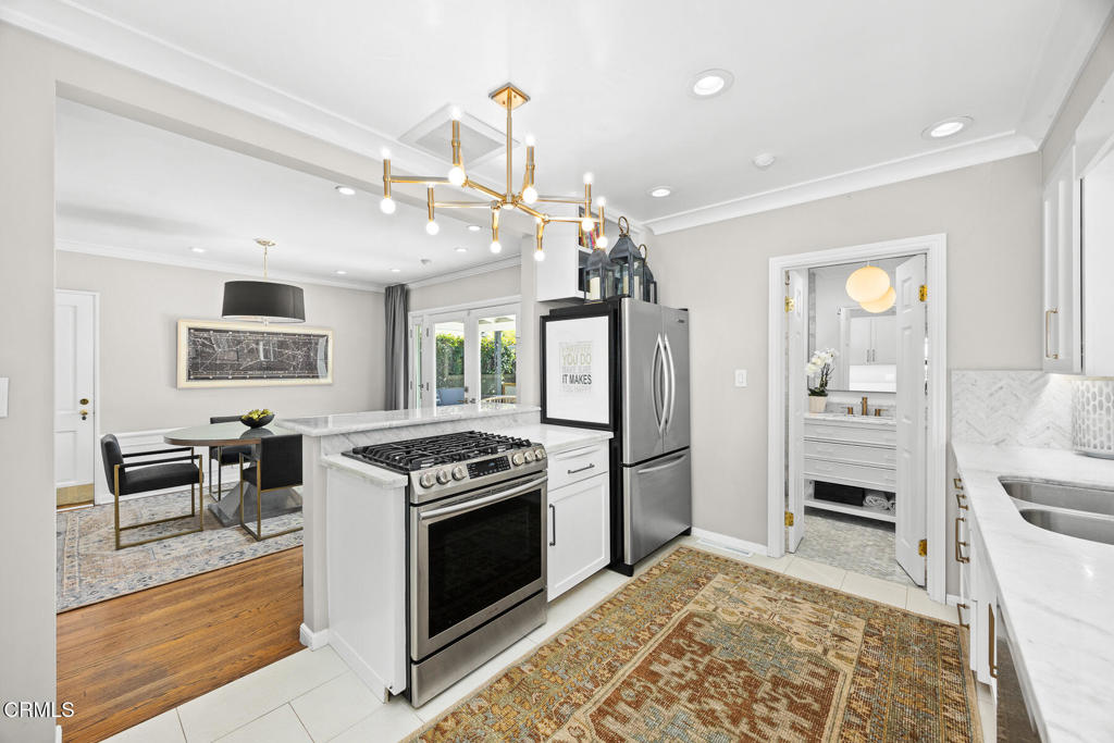 2100 Rose Villa Street