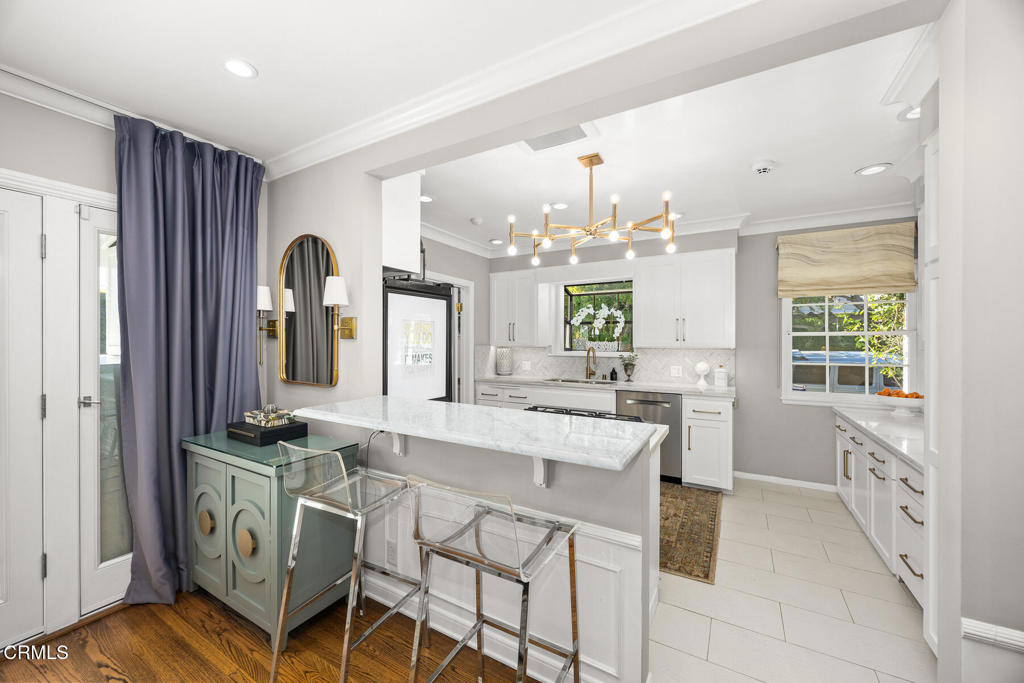 2100 Rose Villa Street