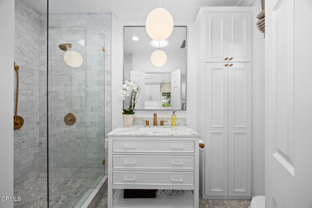 2100 Rose Villa Street