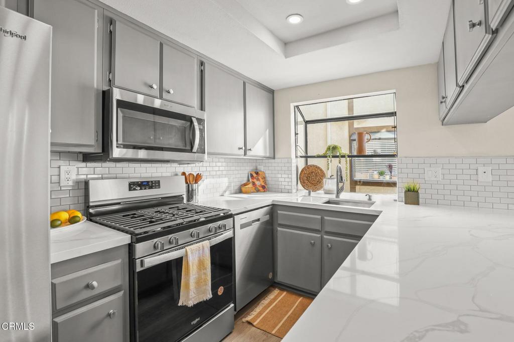 511 S El Molino Avenue 6