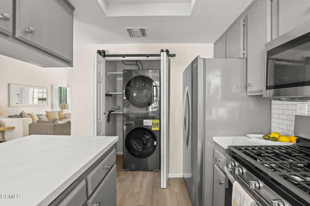 511 S El Molino Avenue 6