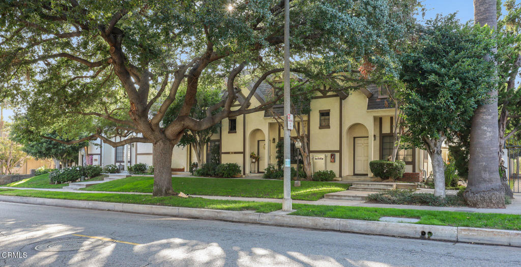 511 S El Molino Avenue 6