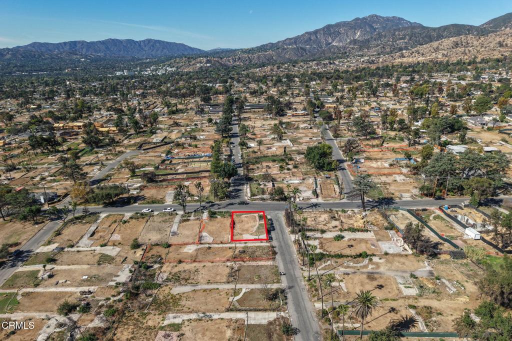 3072 N Marengo Avenue