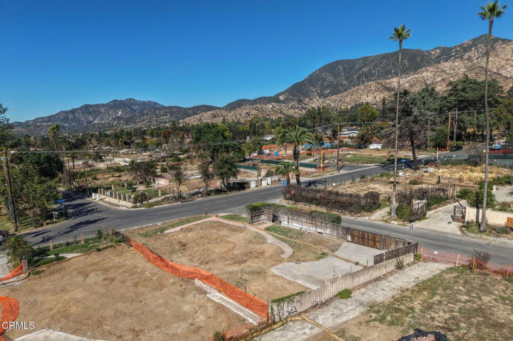 3072 N Marengo Avenue