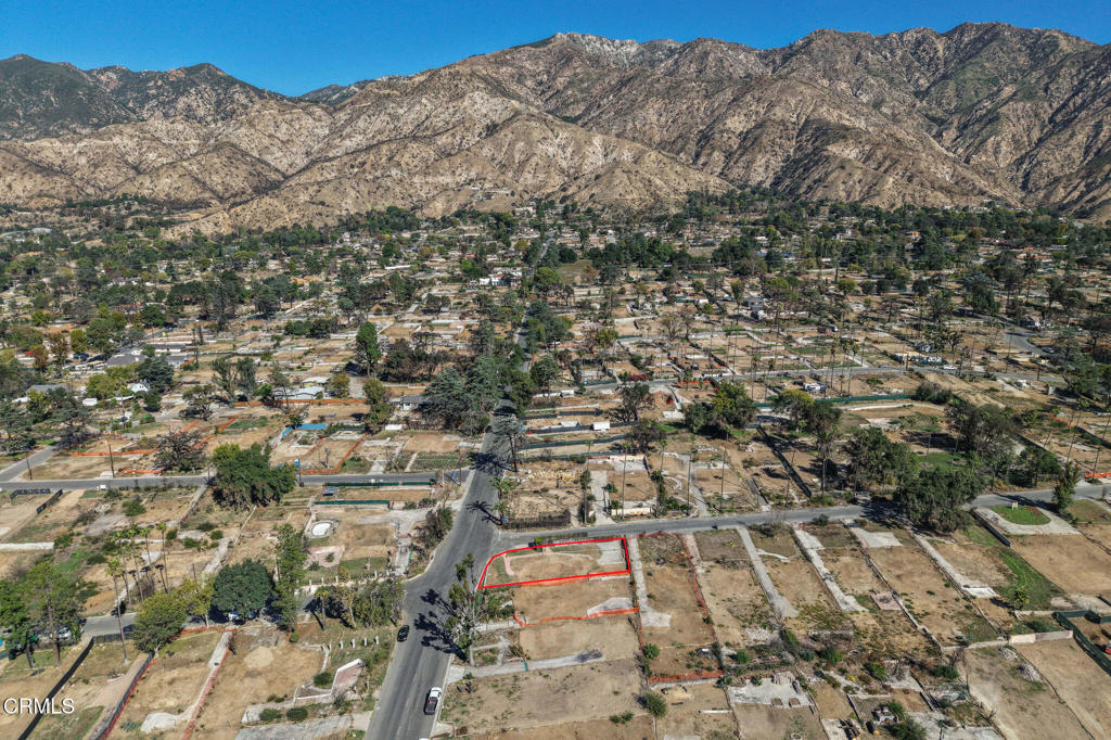 3072 N Marengo Avenue