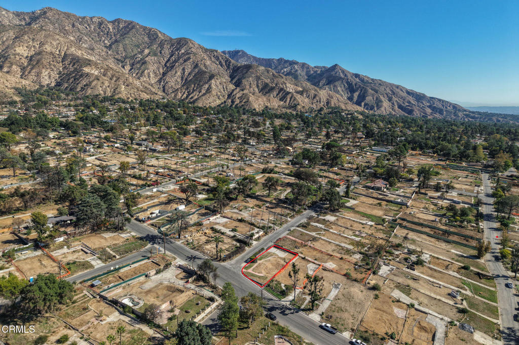 3072 N Marengo Avenue