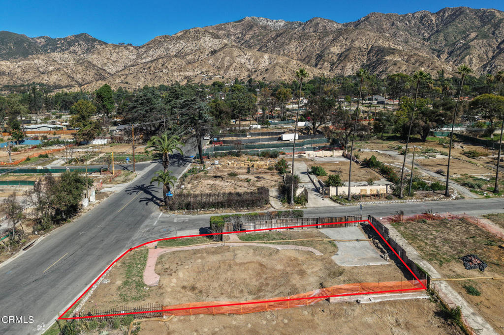 3072 N Marengo Avenue