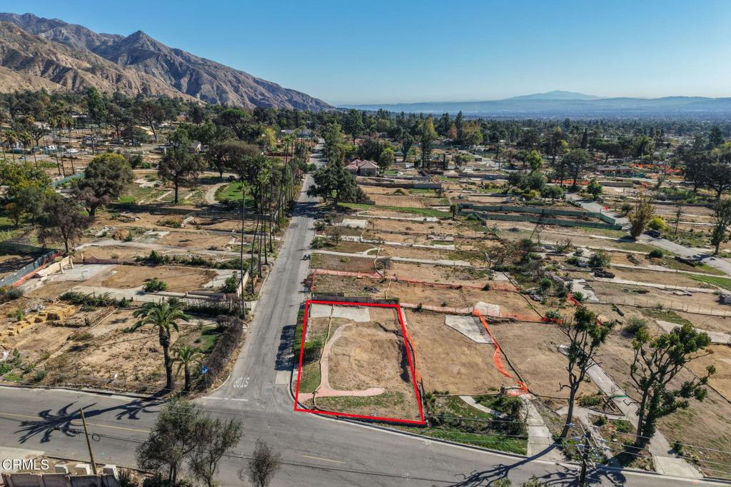 3072 N Marengo Avenue