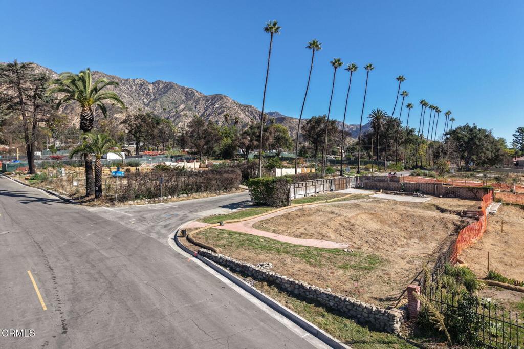 3072 N Marengo Avenue