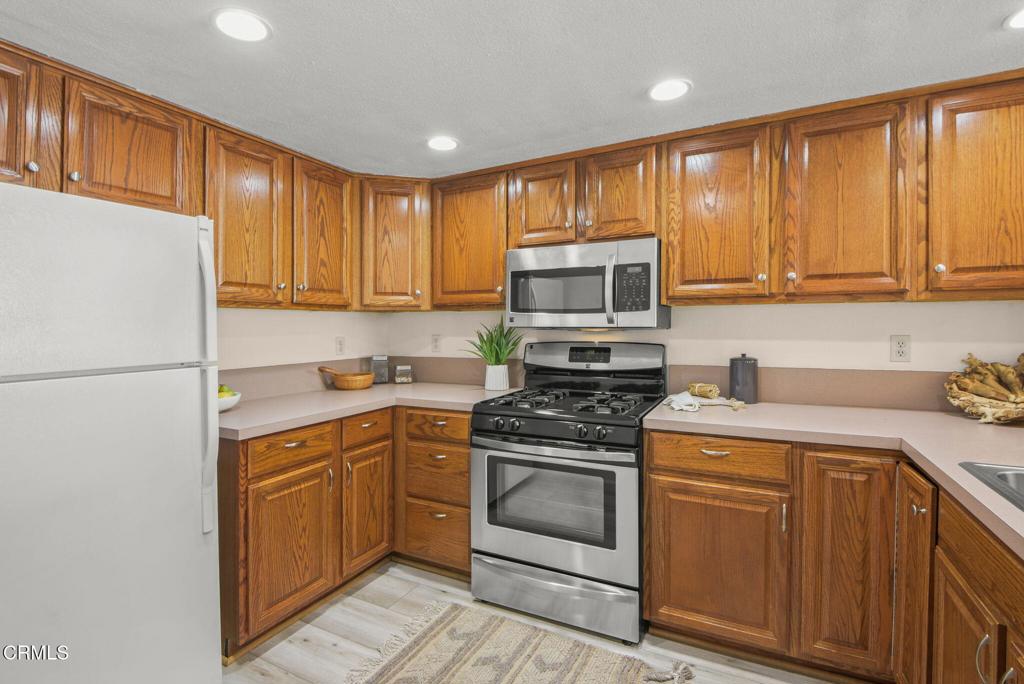 2447 Huntington Drive 21