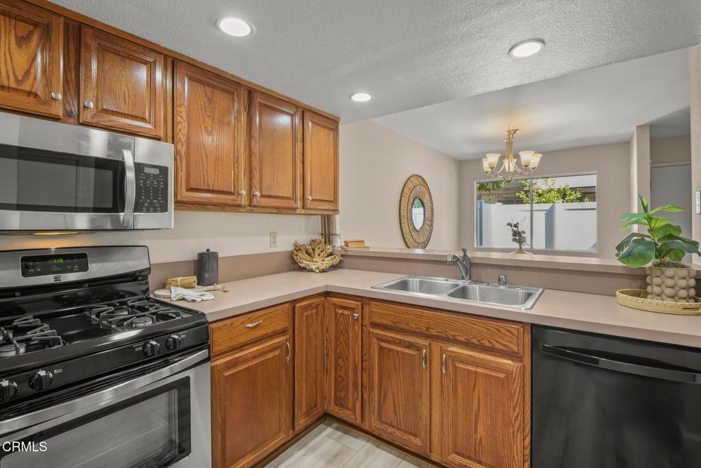 2447 Huntington Drive 21