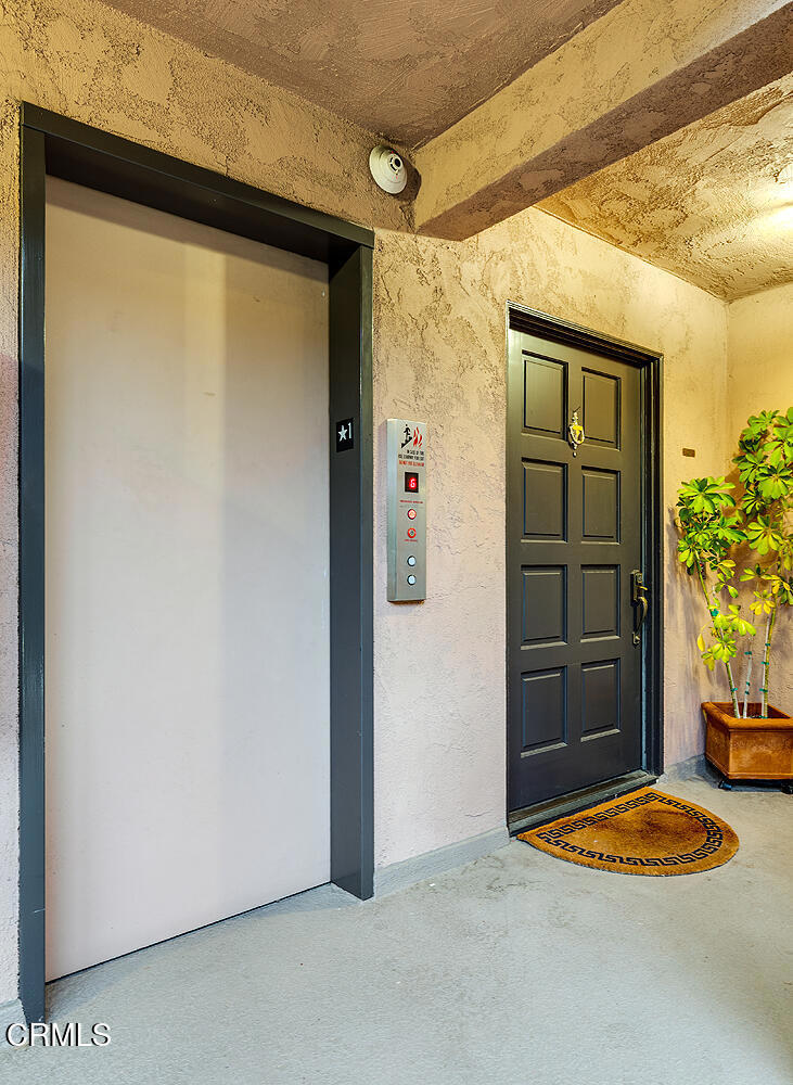 1200 S Orange Grove Boulevard 2