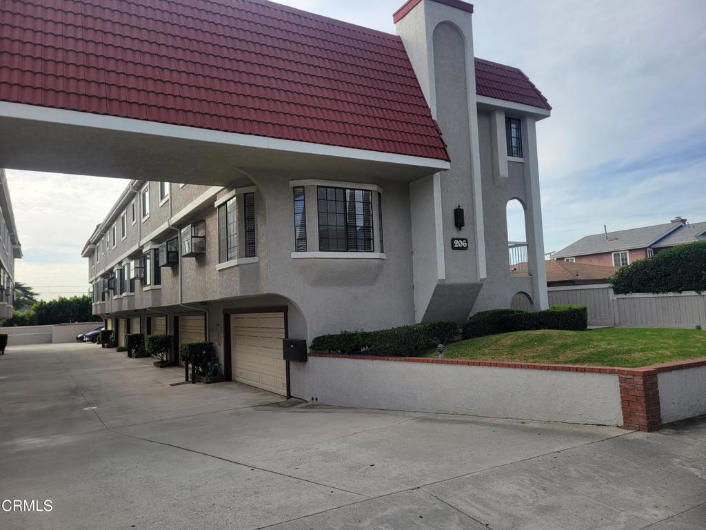 206 W Cypress Avenue A