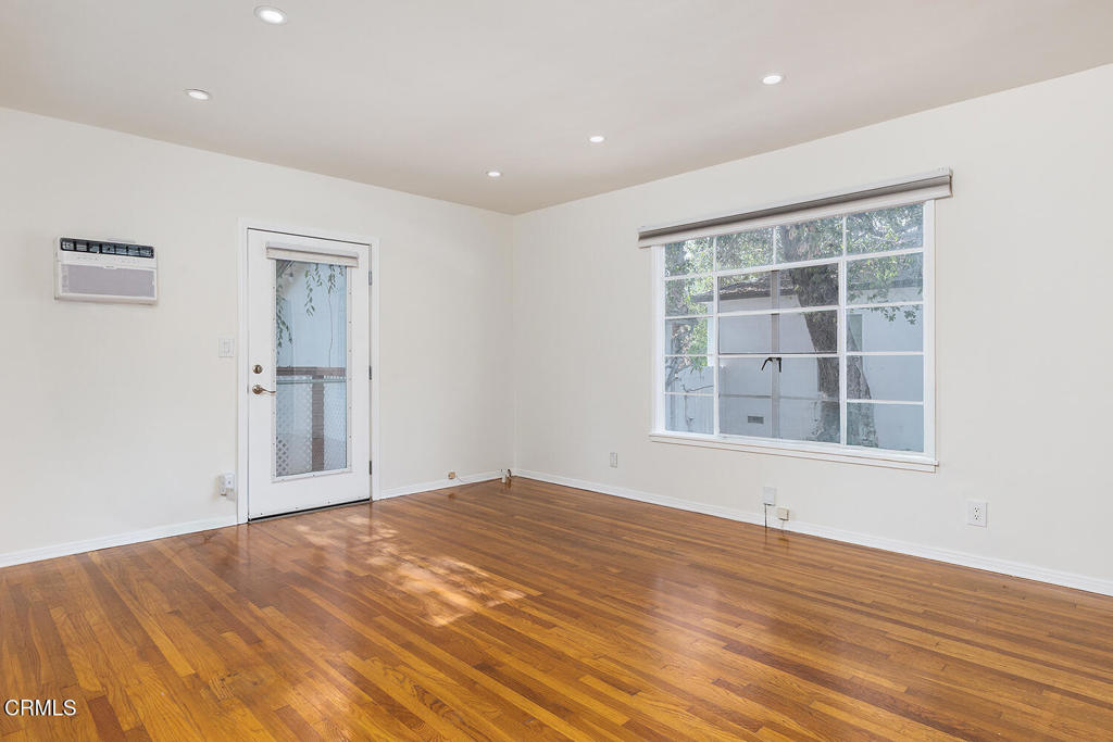 1070 E Woodbury Road