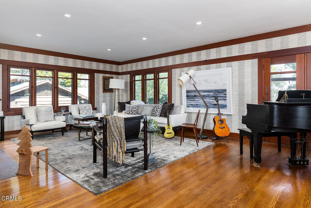 1344 Hillcrest Avenue