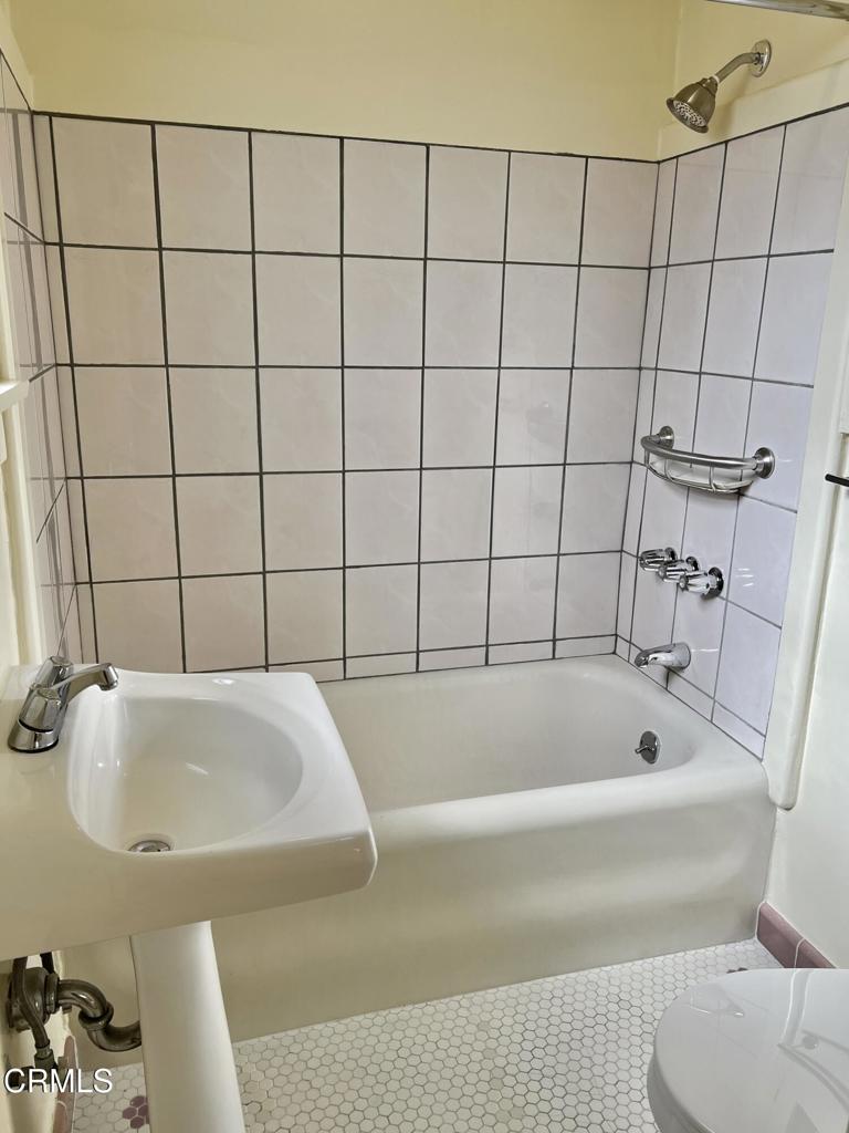 5649 Huntington Drive N