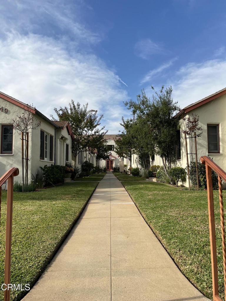 5649 Huntington Drive N