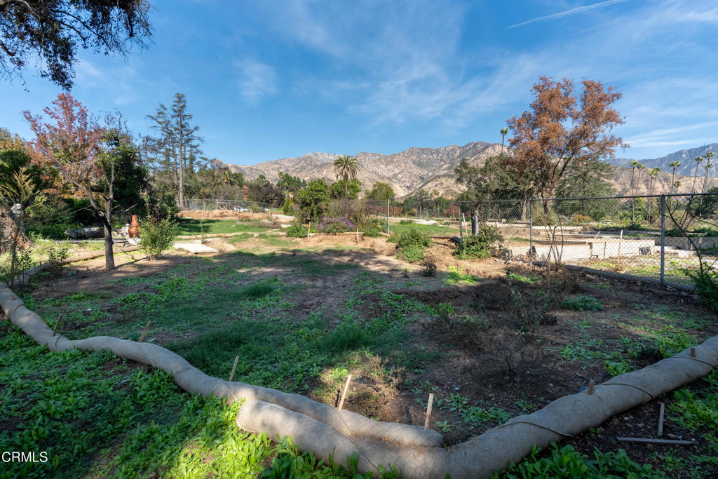 1134 E Altadena Drive