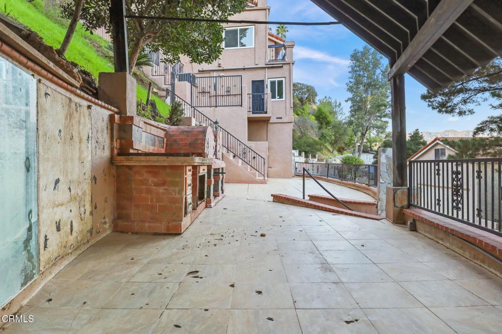 920 Glen Oaks Boulevard