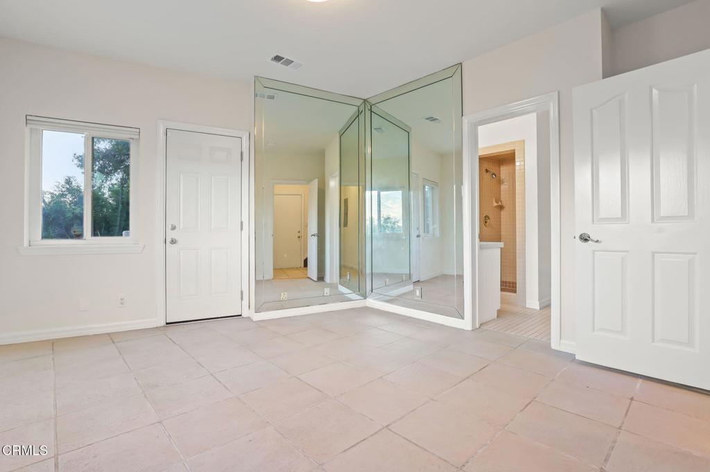 920 Glen Oaks Boulevard