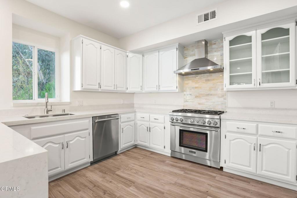 920 Glen Oaks Boulevard