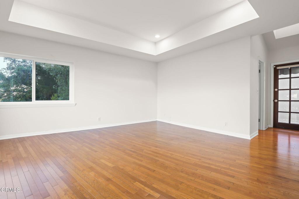 920 Glen Oaks Boulevard