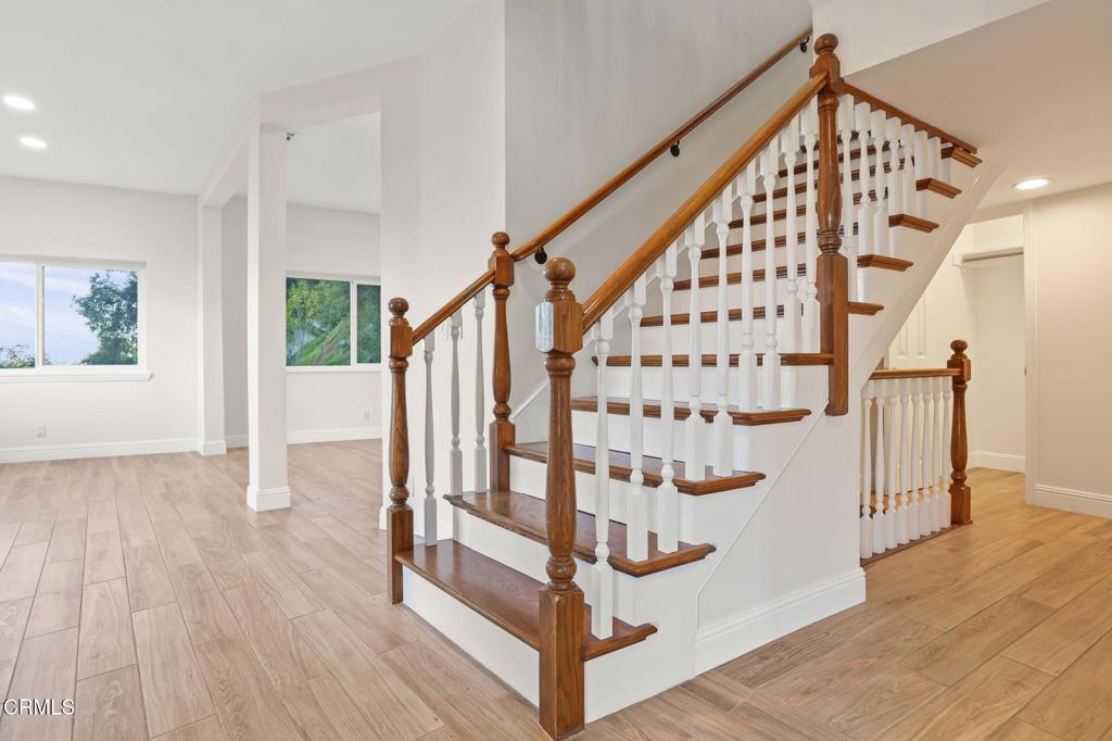 920 Glen Oaks Boulevard