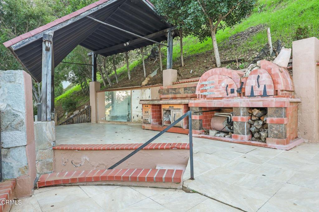 920 Glen Oaks Boulevard