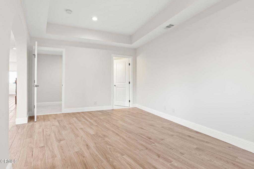 920 Glen Oaks Boulevard