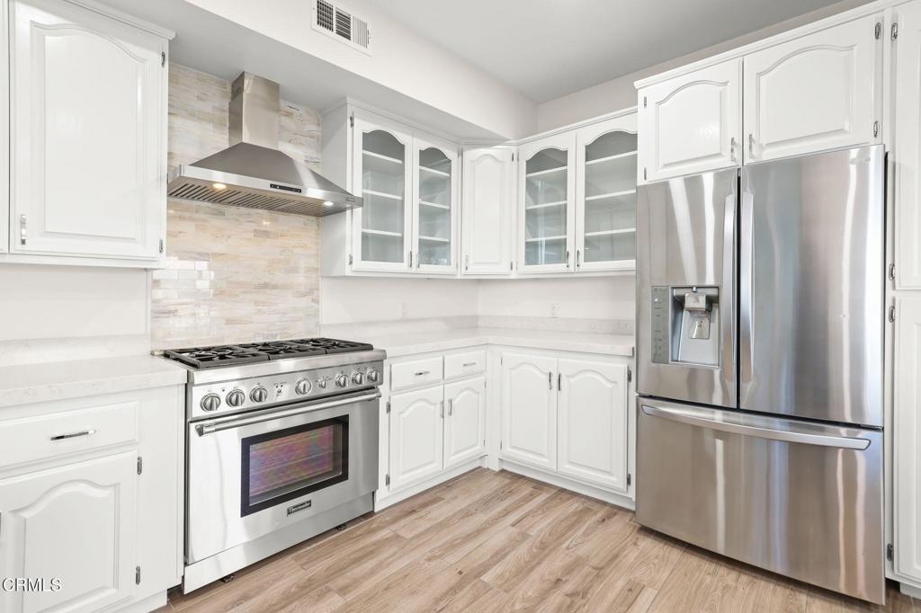 920 Glen Oaks Boulevard