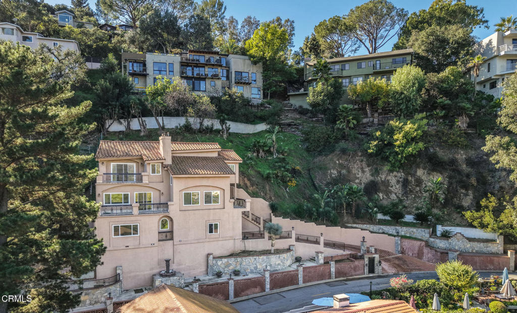 920 Glen Oaks Boulevard