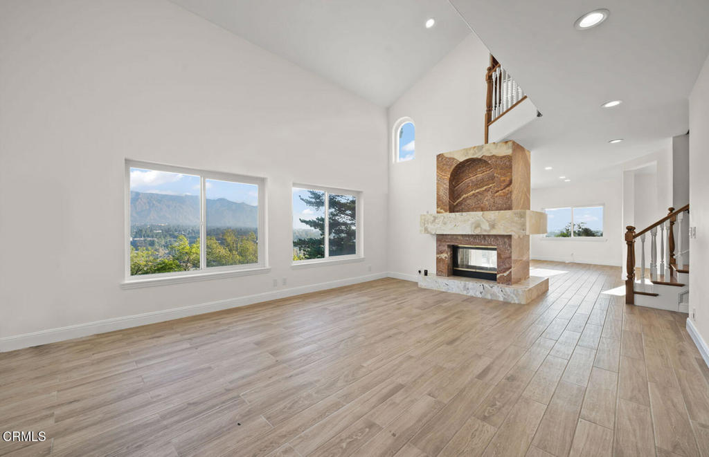 920 Glen Oaks Boulevard