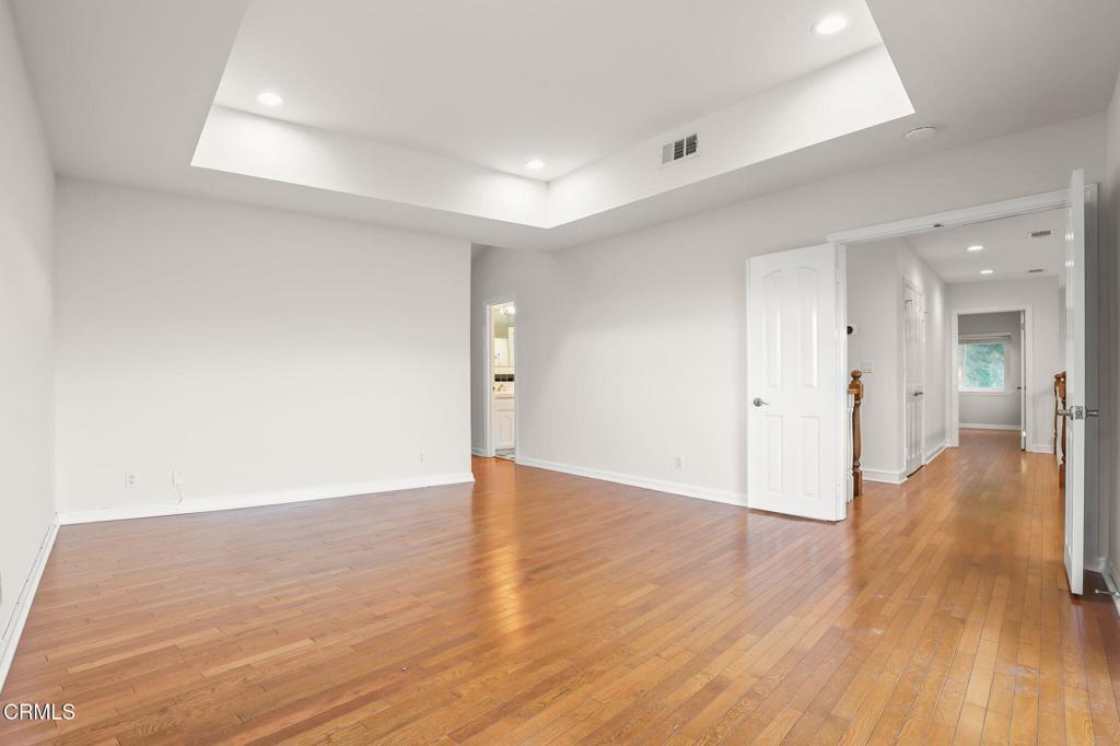 920 Glen Oaks Boulevard