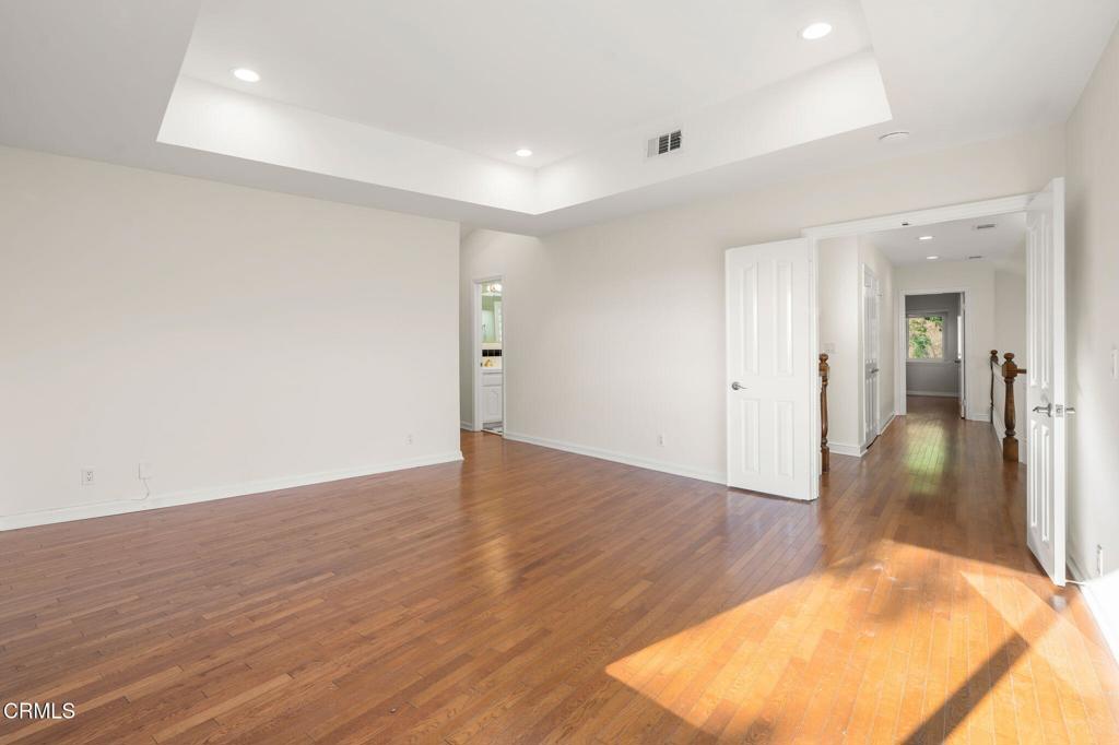 920 Glen Oaks Boulevard