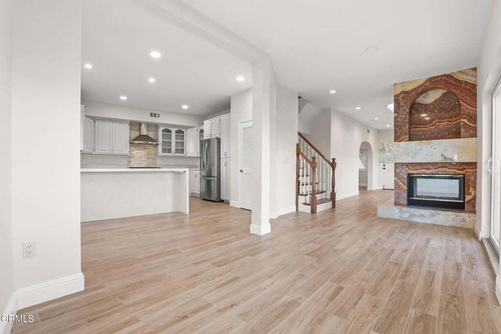 920 Glen Oaks Boulevard