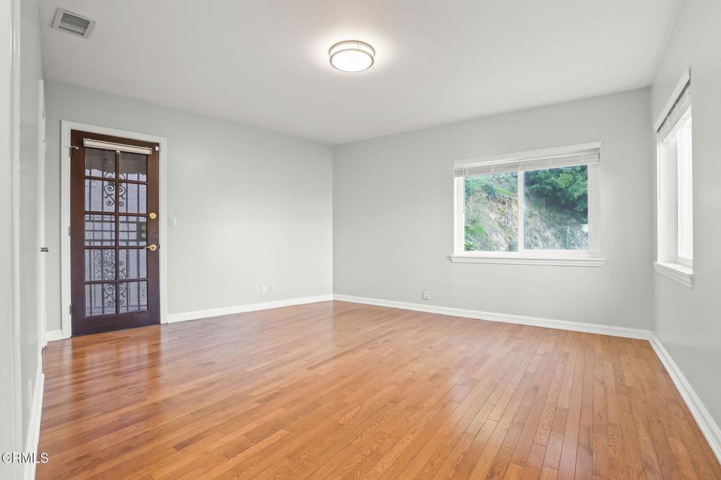 920 Glen Oaks Boulevard