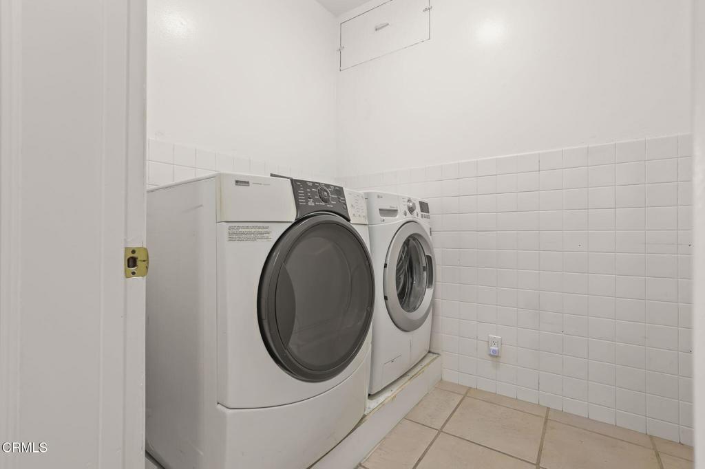 920 Glen Oaks Boulevard