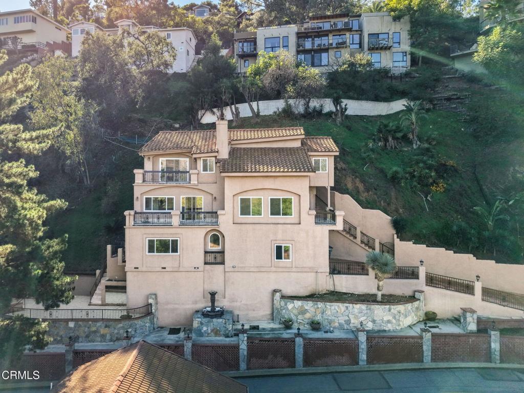 920 Glen Oaks Boulevard