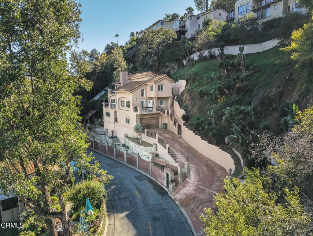 920 Glen Oaks Boulevard