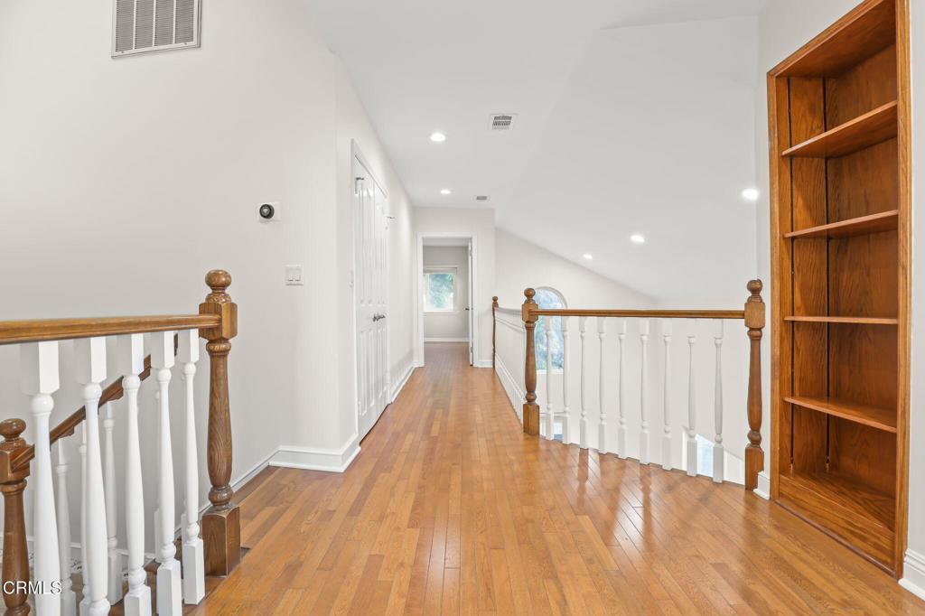 920 Glen Oaks Boulevard