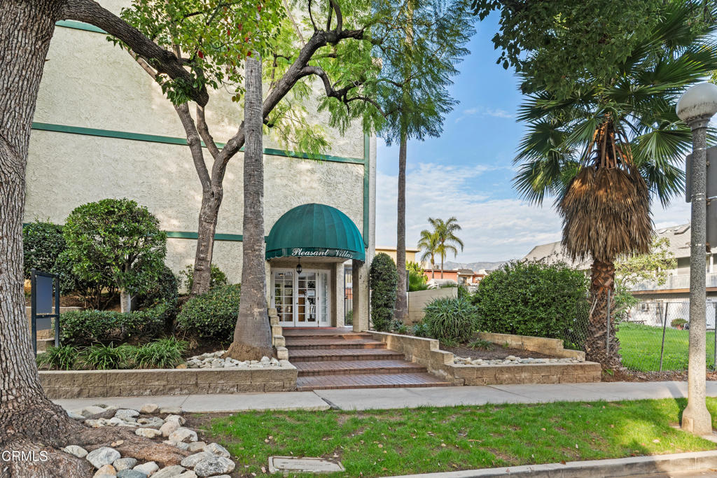 277 Pleasant St Street 201