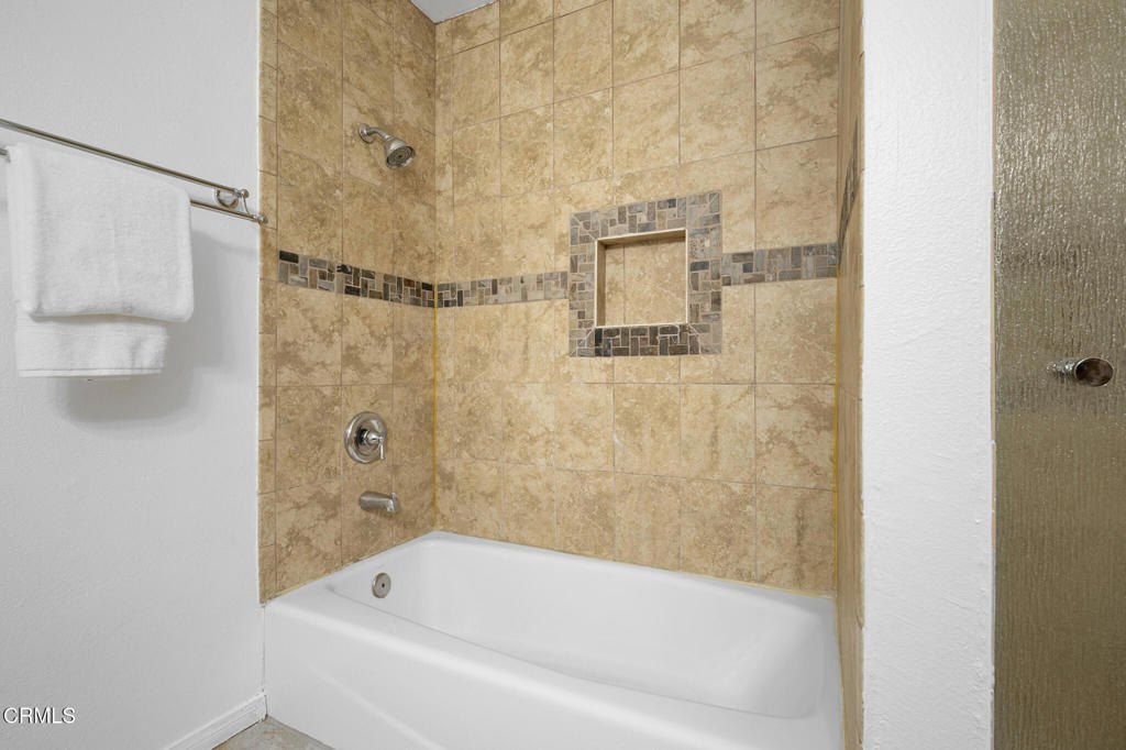 5036 E Echo Street 37