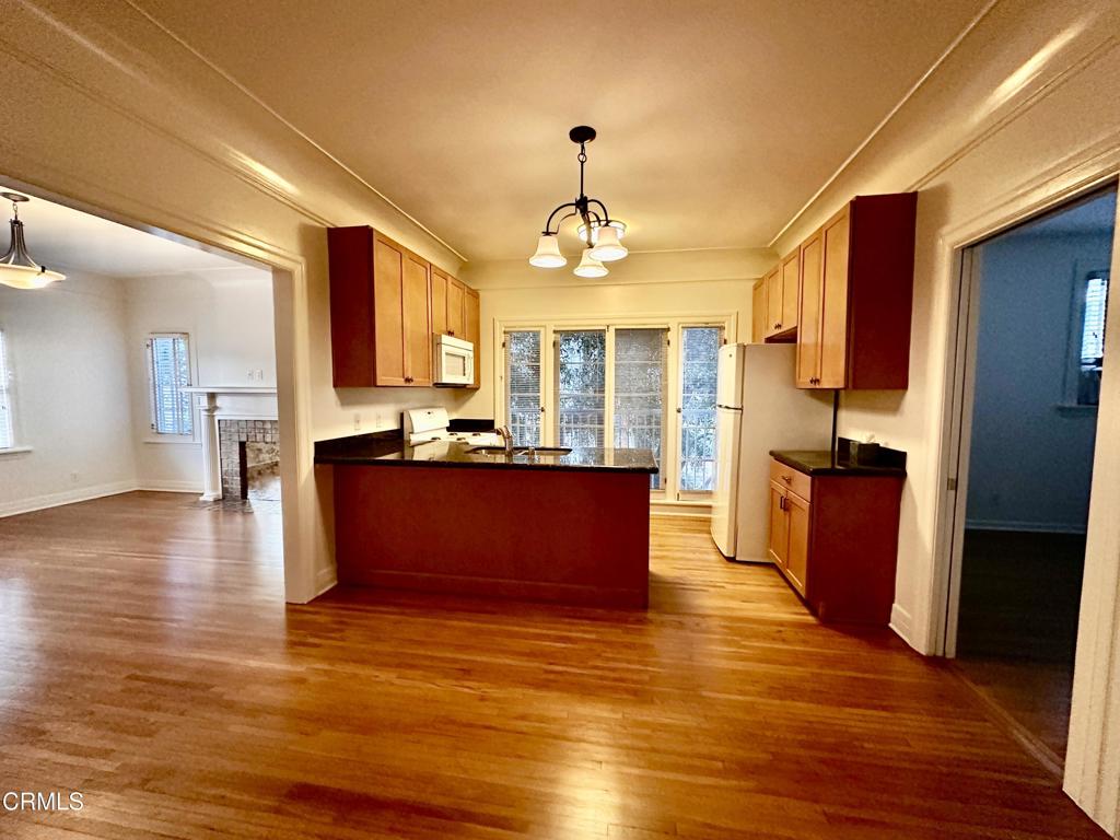 588 S Mentor Avenue B