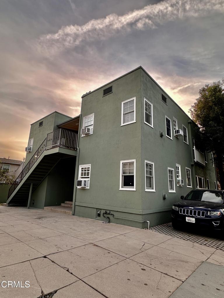 588 S Mentor Avenue B