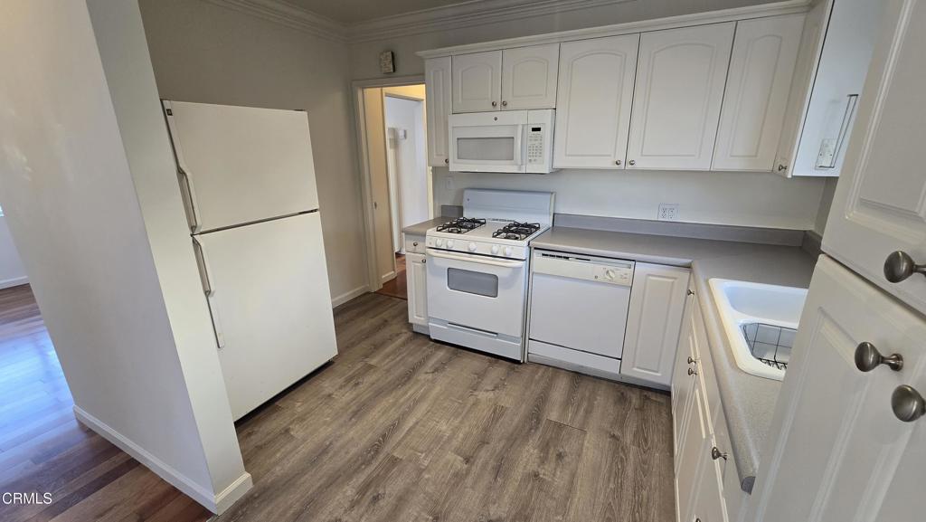 1483 N Altadena Drive