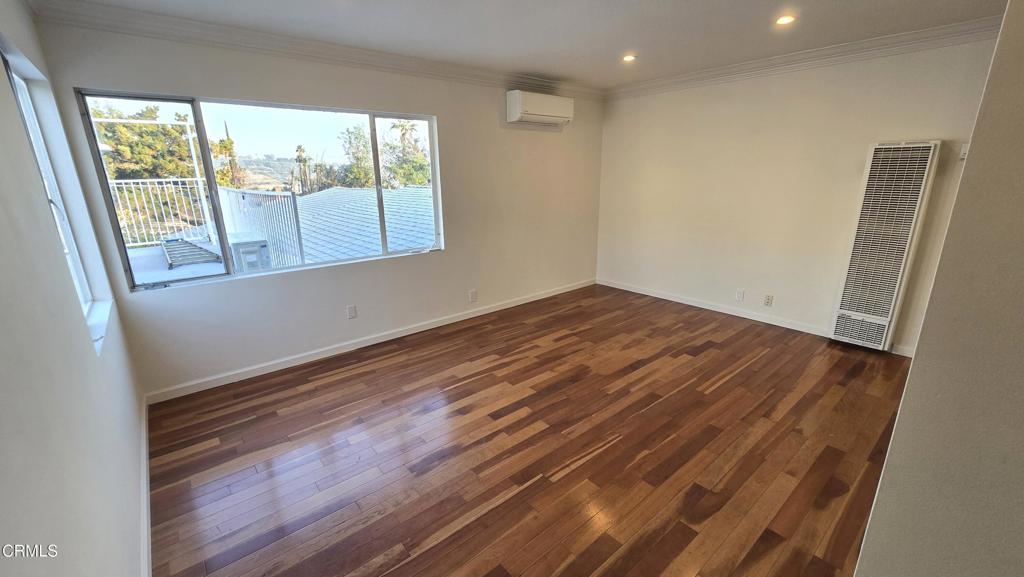 1483 N Altadena Drive