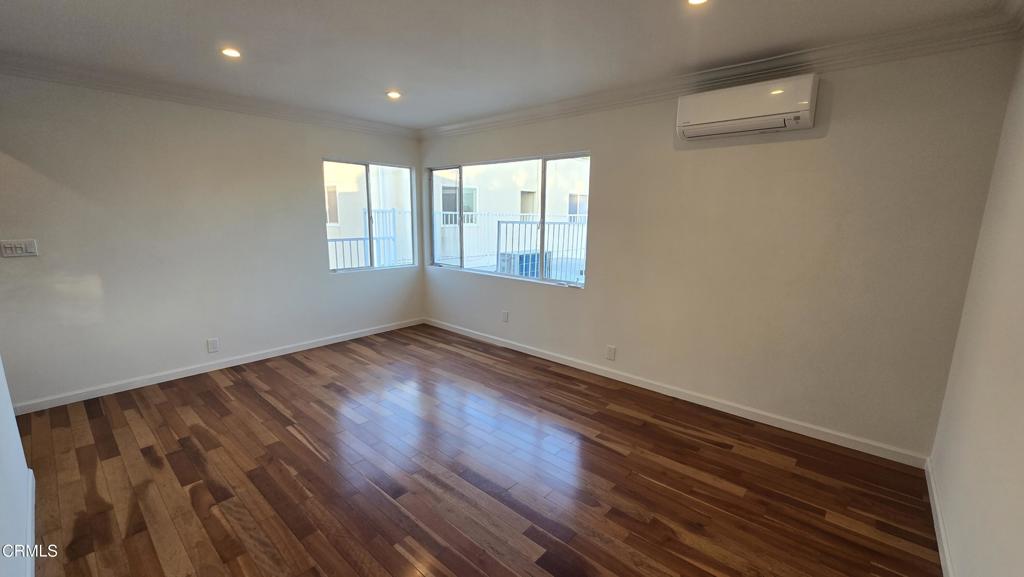 1483 N Altadena Drive