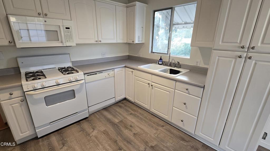 1483 N Altadena Drive